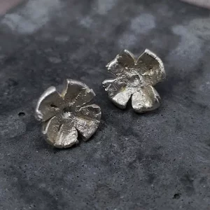 everyday silver daisy earrings